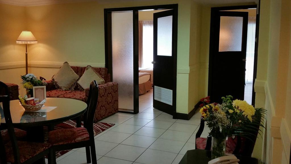 Aparthotel Deebaj Al Khabisi Plaza à Dubaï Extérieur photo