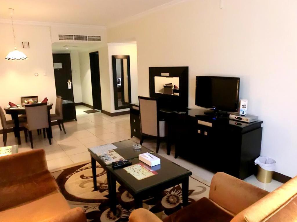 Aparthotel Deebaj Al Khabisi Plaza à Dubaï Extérieur photo